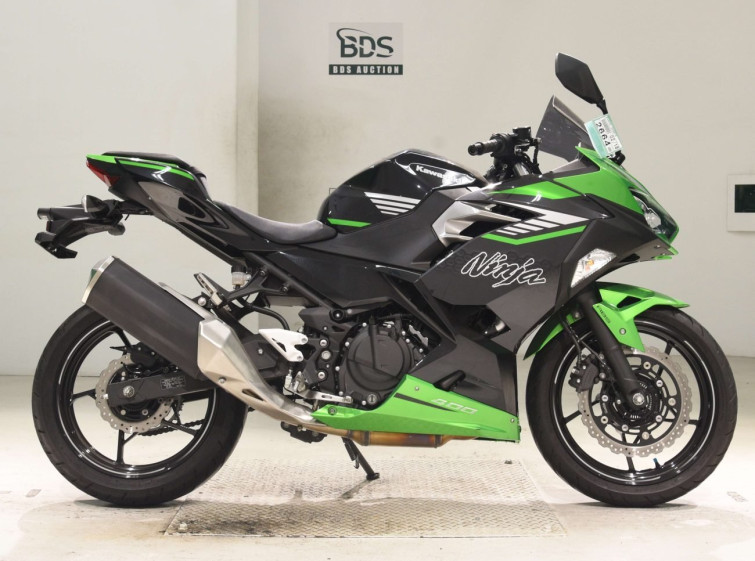 Мотоцикл Kawasaki NINJA400 з пробігом 3521 km