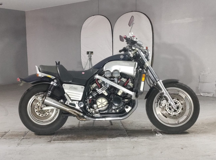 Мотоцикл Yamaha V-MAX1200 с пробегом 25143 m
