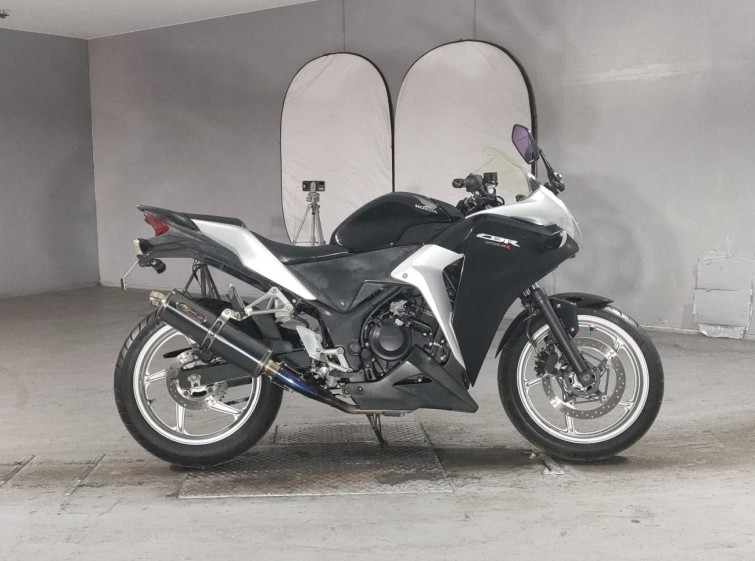 Мотоцикл Honda CBR250R з пробігом 66407 km