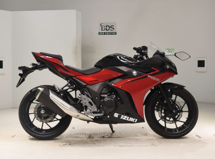 Мотоцикл Suzuki GSX250RA з пробігом 492 km
