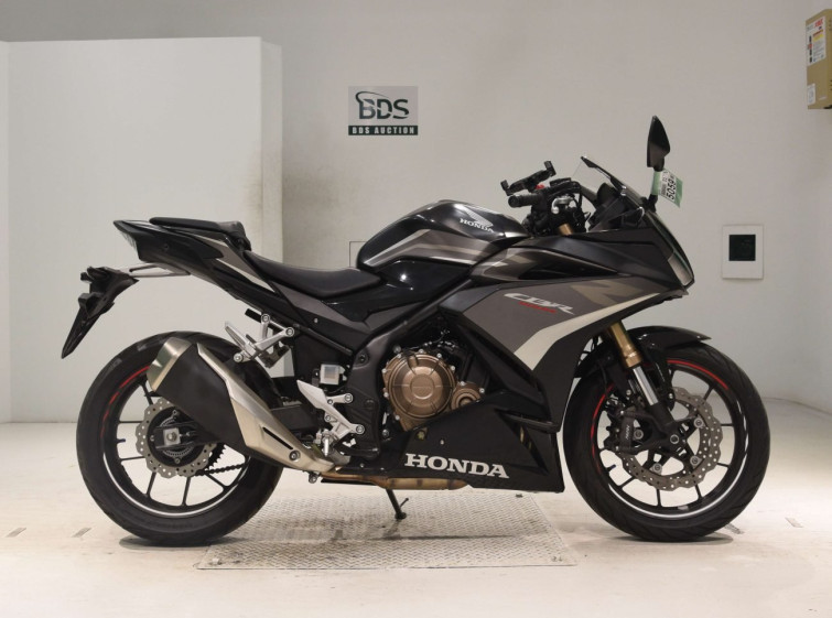 Мотоцикл Honda CBR400R с пробегом 6728 km