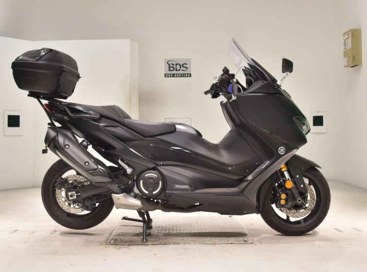 Мотоцикл Yamaha T-MAX560T с пробегом 10008 km