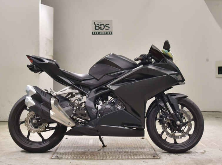 Мотоцикл Honda CBR250RR с пробегом 24733 km