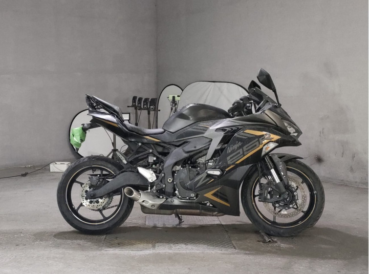 Мотоцикл Kawasaki NINJA ZX-25R с пробегом 12071 km