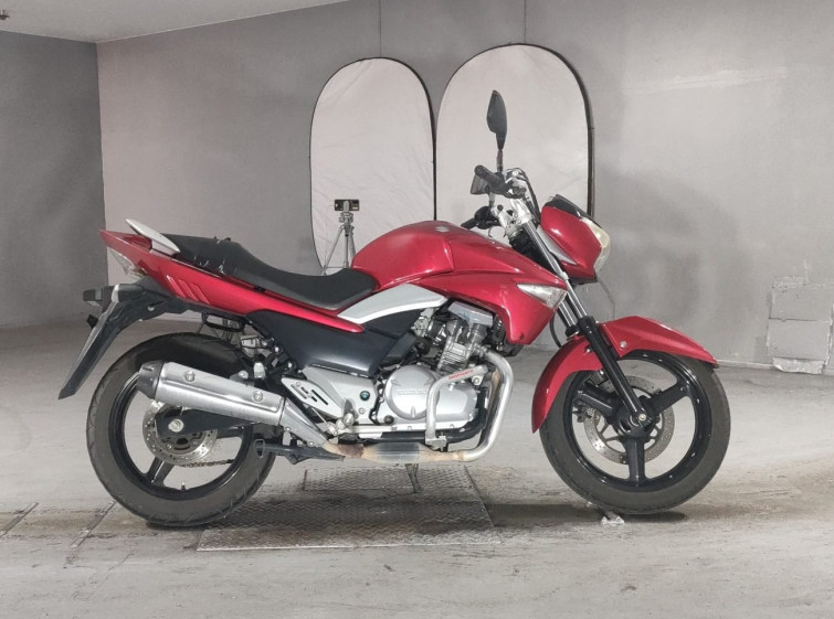 Мотоцикл Suzuki GSR250 с пробегом 72516 km