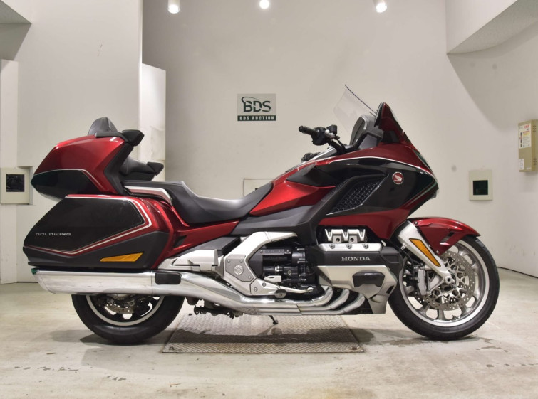 Мотоцикл Honda GL1800 TOUR D с пробегом 15673 km