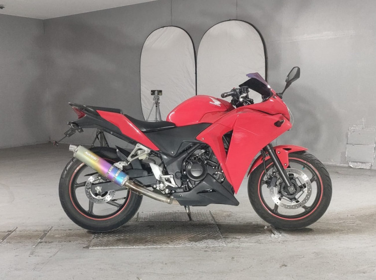 Мотоцикл Honda CBR250R з пробігом 21438 km