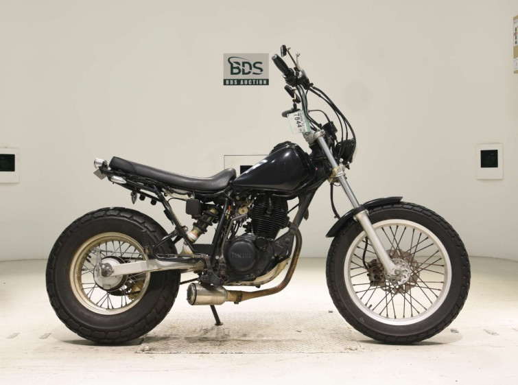 Мотоцикл Yamaha TW200E з пробігом 2096 km