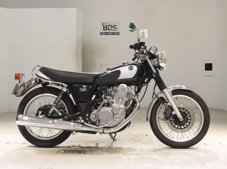 Мотоцикл Yamaha SR400 з пробігом 2566 km