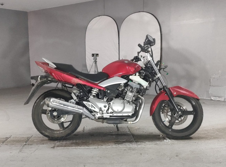 Мотоцикл Suzuki GSR250