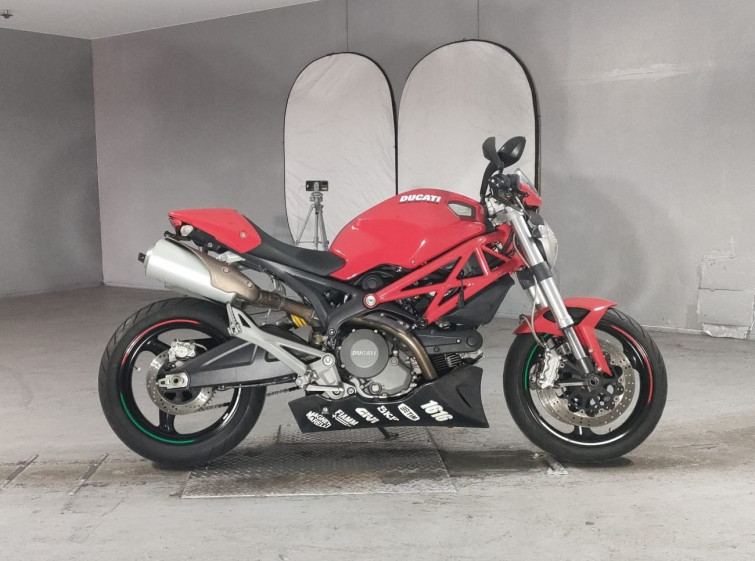Мотоцикл Ducati MONSTER 696 PLUS с пробегом 32876 km