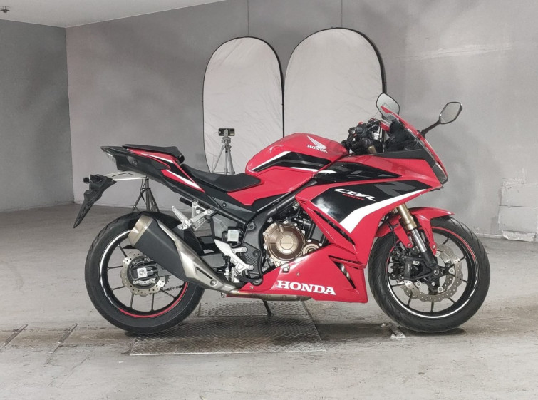 Мотоцикл Honda CBR400R с пробегом 7511 km