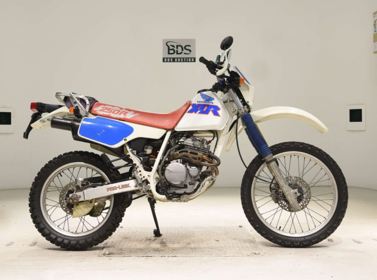 Мотоцикл Honda XLR250R с пробегом 8535 km