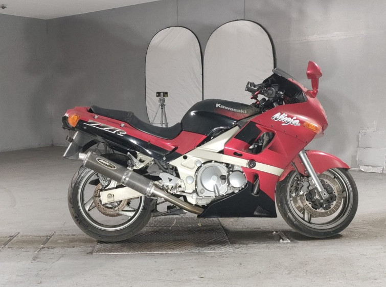 Мотоцикл Kawasaki ZZ-R400 з пробігом 29045 km