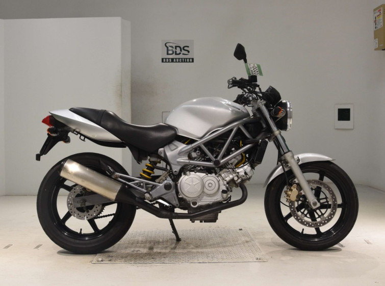 Мотоцикл Honda VTR250 с пробегом 21771 km