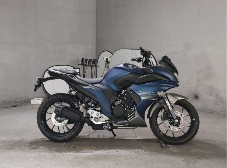 Мотоцикл Yamaha FZ25 FEATHER