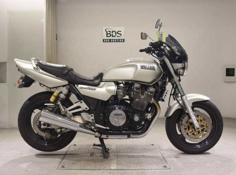 Мотоцикл Yamaha XJR1200 з пробігом 79506 km