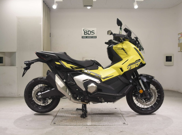 Мотоцикл Honda X-ADV750-2 с пробегом 1370 km
