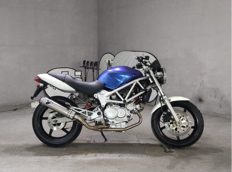 Мотоцикл Honda VTR250 з пробігом 20074 km
