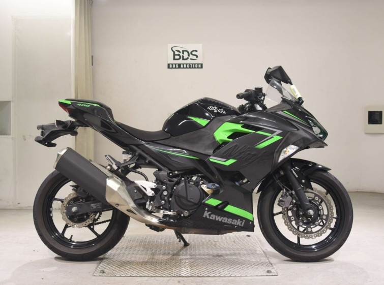 Мотоцикл Kawasaki NINJA400 з пробігом 15203 km