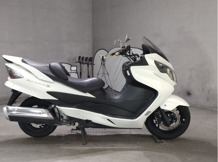 Мотоцикл Suzuki SKYWAVE 400S с пробегом 18220 km
