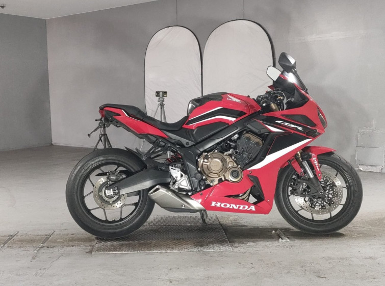 Мотоцикл Honda CBR650R з пробігом 39492 km