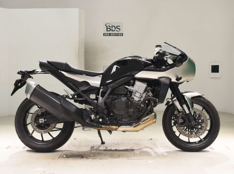 Мотоцикл Honda HAWK11 з пробігом 16706 km