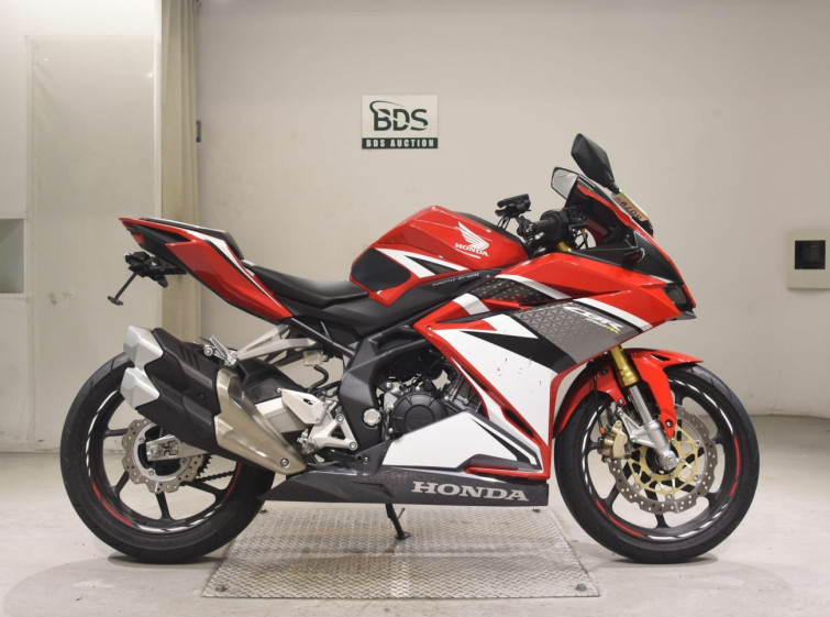 Мотоцикл Honda CBR250RR с пробегом 7494 km