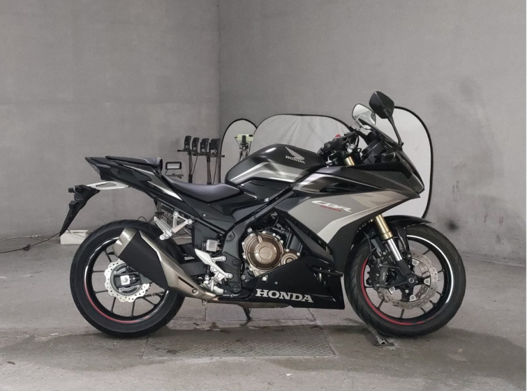 Мотоцикл Honda CBR400R з пробігом 5947 km