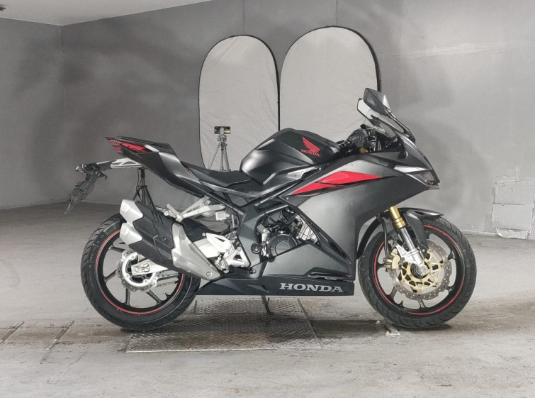 Мотоцикл Honda CBR250RR с пробегом 10790 km