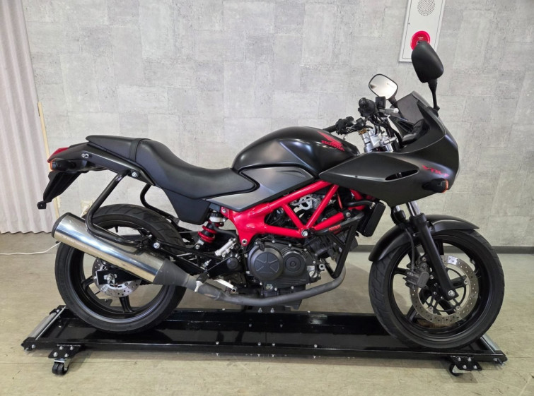 Мотоцикл Honda VTR250F з пробігом 12610 km