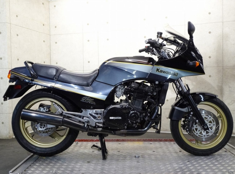 Мотоцикл Kawasaki GPZ900R з пробігом 6592 km