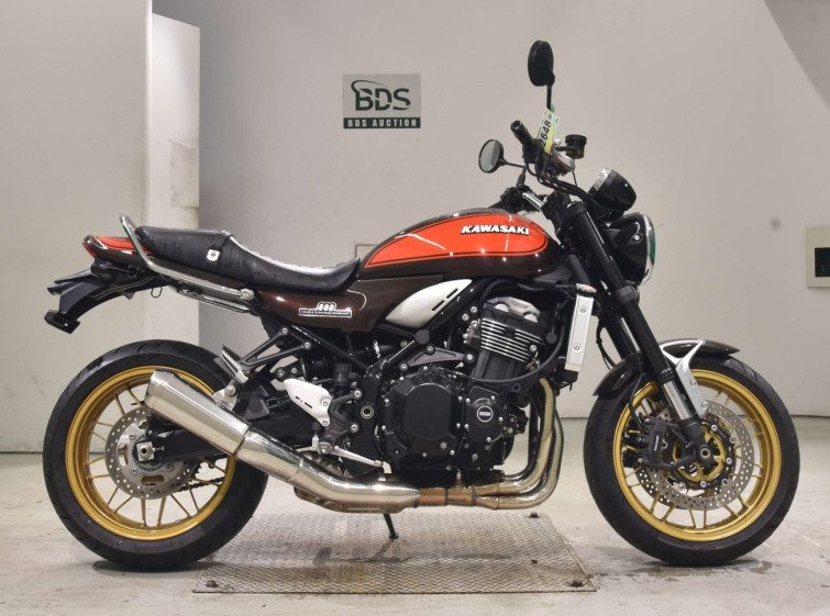 Мотоцикл Kawasaki Z900RS с пробегом 5629 km