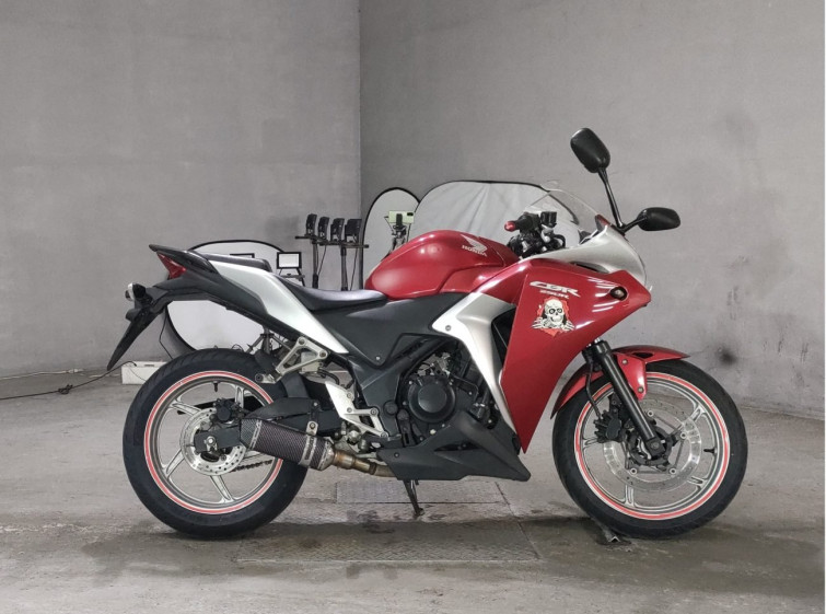 Мотоцикл Honda CBR250R з пробігом 32262 km