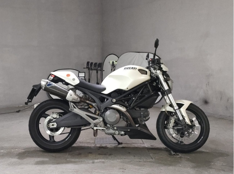 Мотоцикл Ducati MONSTER 696 PLUS с пробегом 20832 km