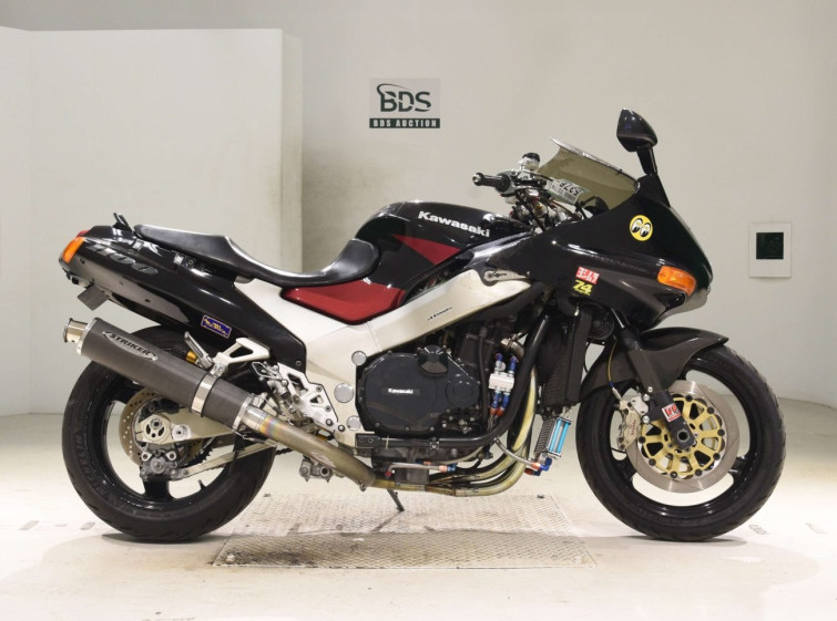 Мотоцикл Kawasaki ZZ-R1100 з пробігом 82866 km