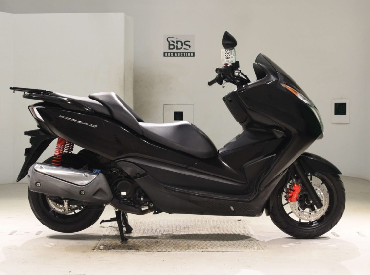 Мотоцикл Honda FORZA SI з пробігом 35569 km