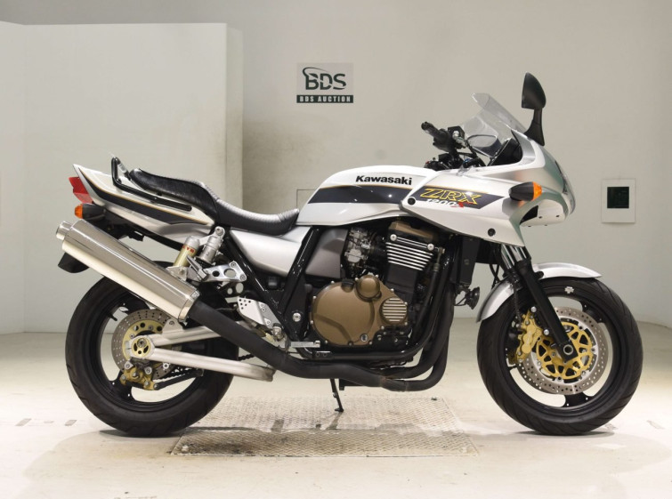 Мотоцикл Kawasaki ZRX1200S с пробегом 11840 km