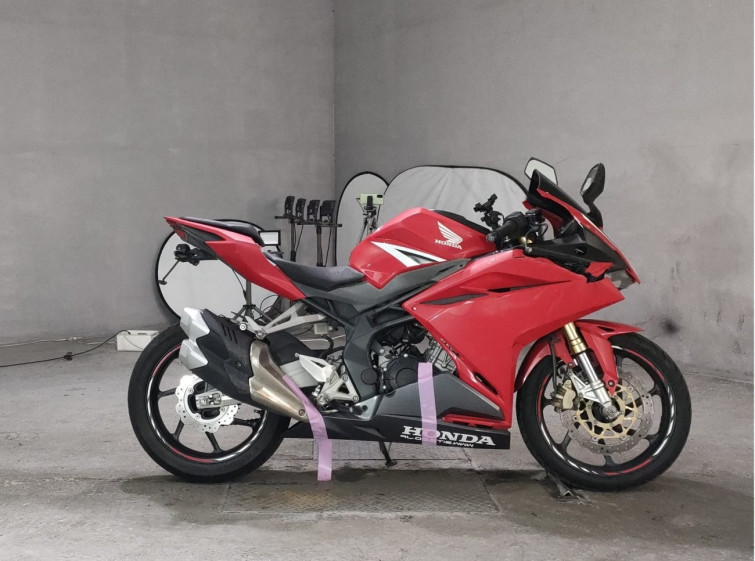 Мотоцикл Honda CBR250RR с пробегом 21769 km