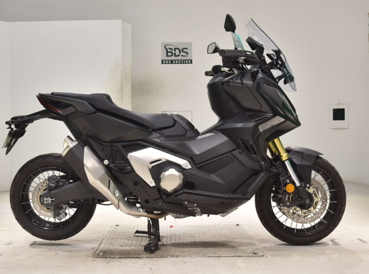 Мотоцикл Honda X-ADV750-2 з пробігом 4700 km