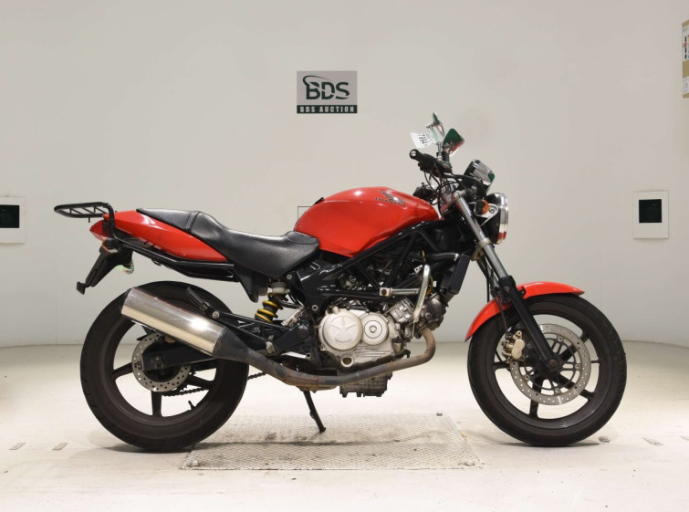Мотоцикл Honda VTR250 з пробігом 81720 km