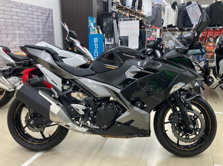 Мотоцикл Kawasaki NINJA400 з пробігом 1765 km