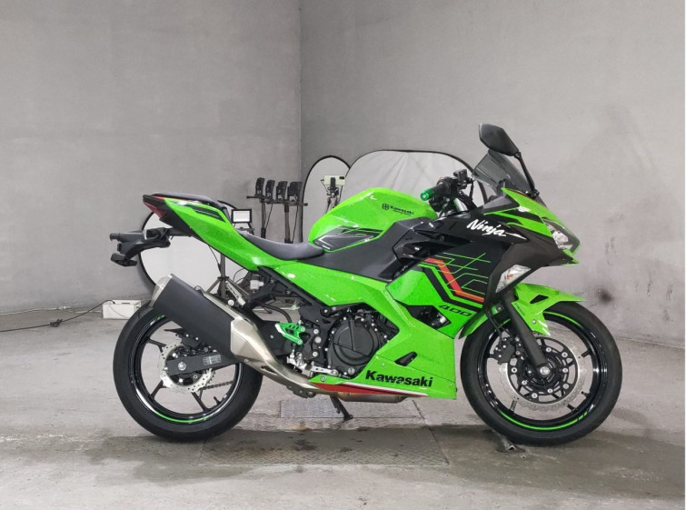 Мотоцикл Kawasaki NINJA400 з пробігом 948 km