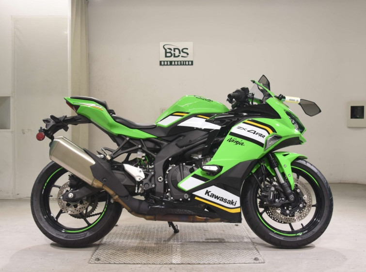 Мотоцикл Kawasaki ZX-4RR с пробегом 8444 km