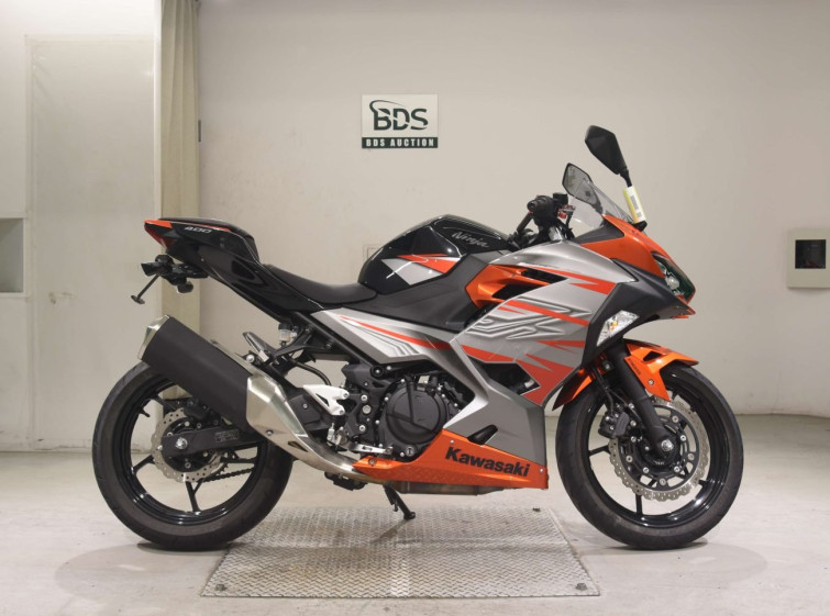 Мотоцикл Kawasaki NINJA400 з пробігом 7283 km