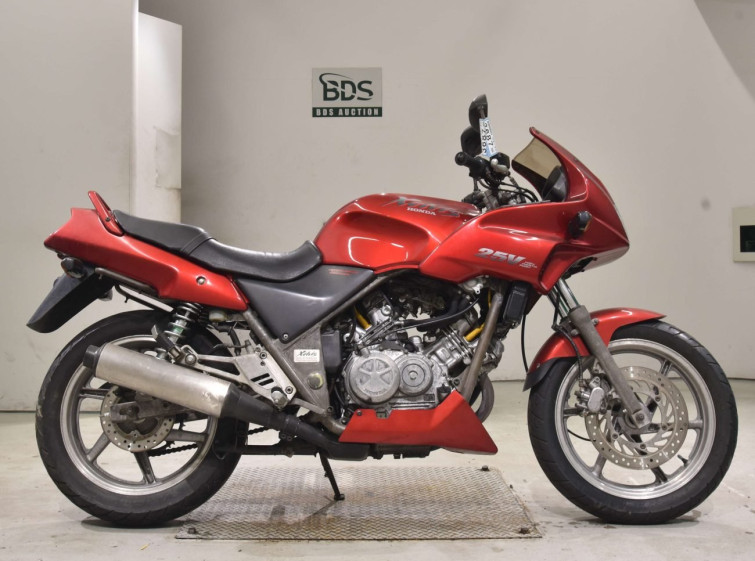 Мотоцикл Honda VT250F XELVIS з пробігом 10085 km