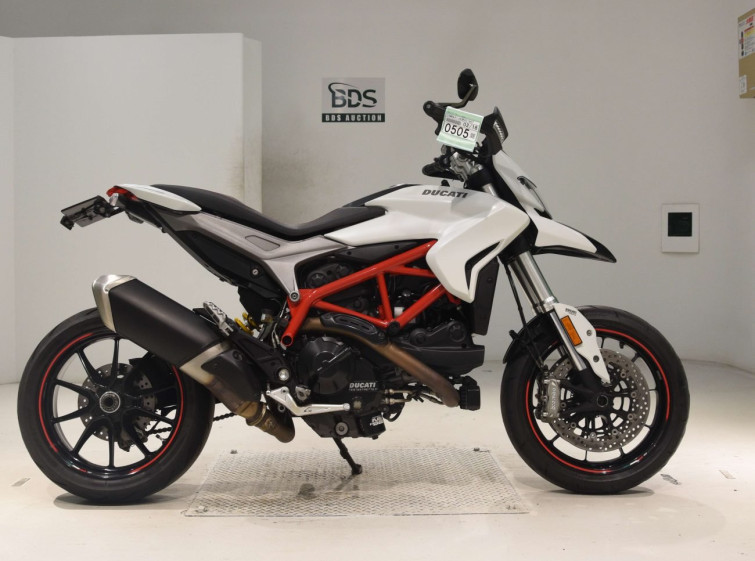 Мотоцикл Ducati HYPERMOTARD 939 з пробігом 15728 km