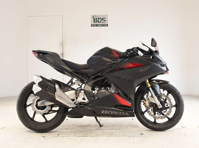 Мотоцикл Honda CBR250RR з пробігом 4331 km
