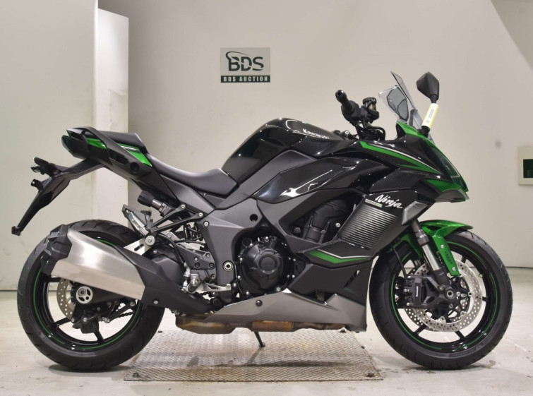 Мотоцикл Kawasaki ninja 1000 sx с пробегом 9033 km