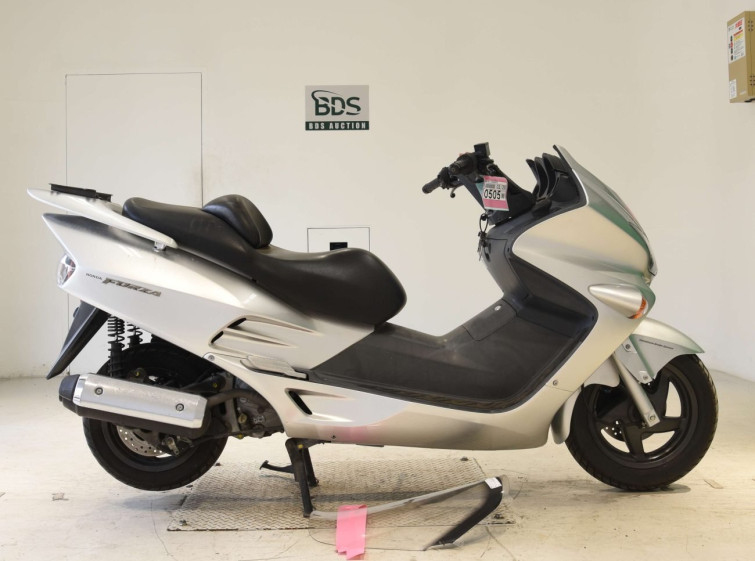 Мотоцикл Honda FORZA з пробігом 18892 km